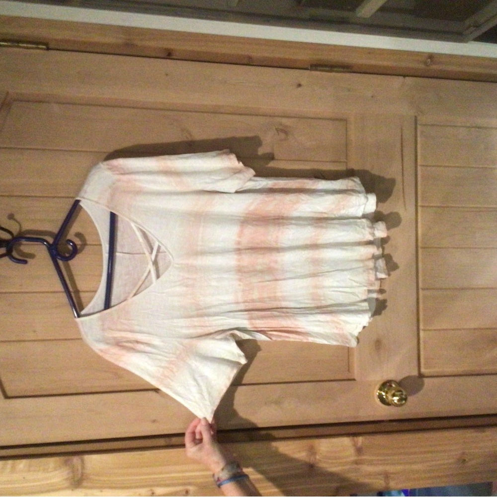 🔥🔥Women’s gently worn  short sleeve T-shirt maurice’s size 1x